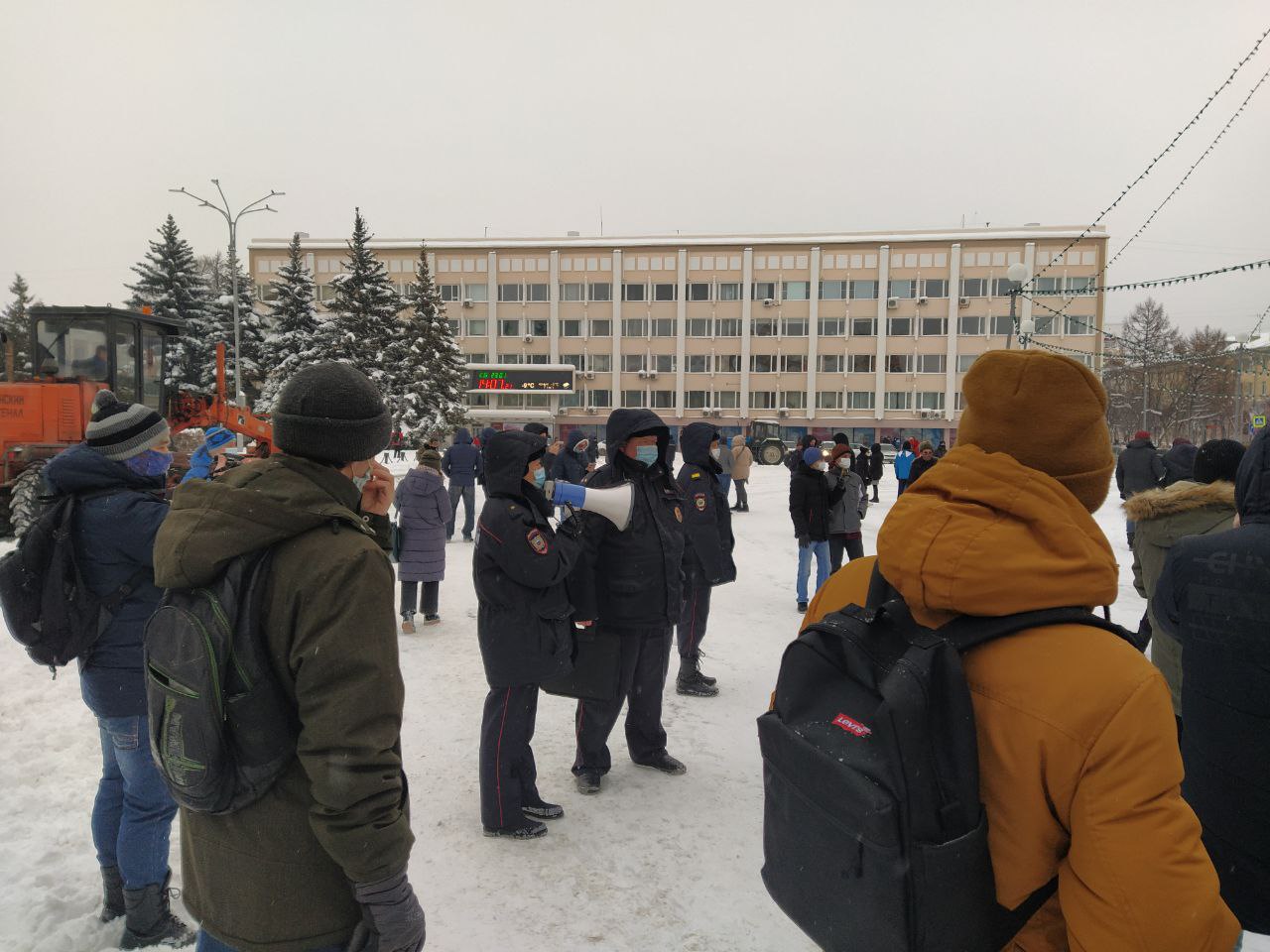 Вышел на площадь - отрабатывай и плати - ЧЕЛОВЕК И ЗАКОН